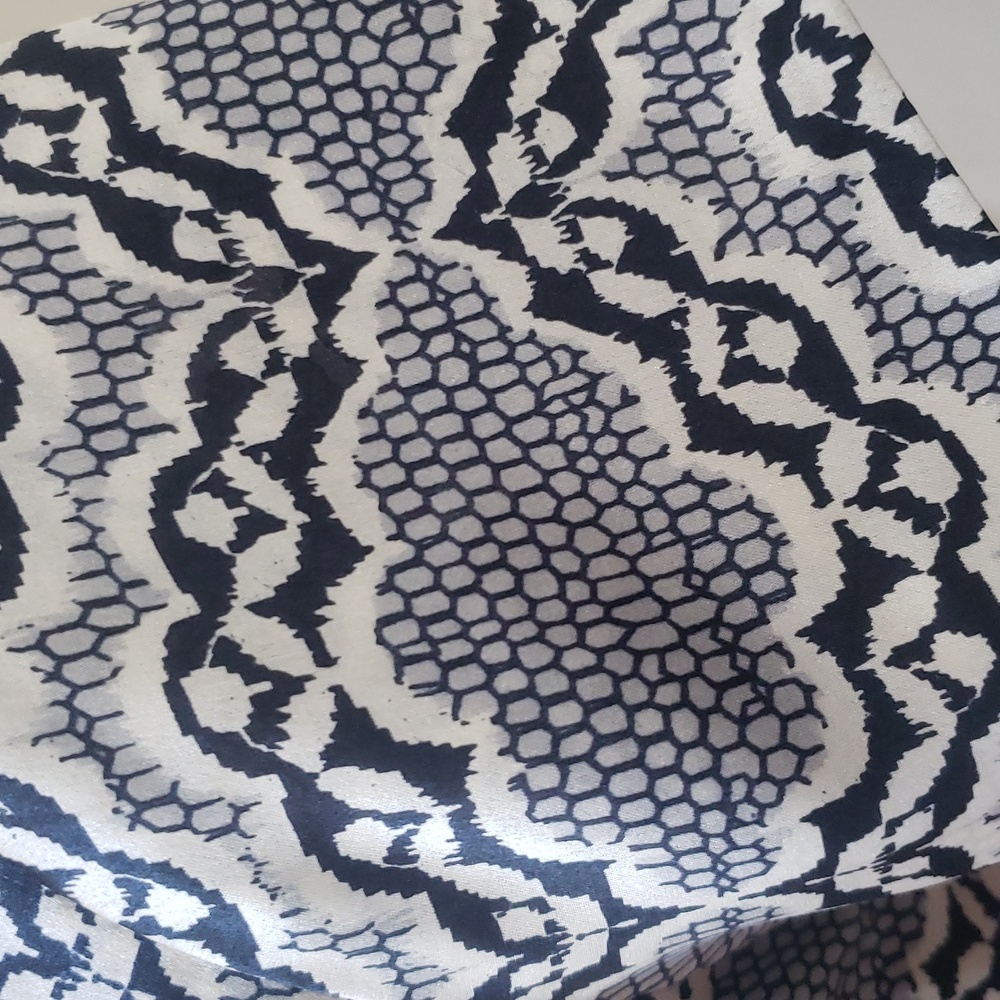 CAbi 100% Silk Blouse – Chantilly Lace Print Illusion | Black & White | MEDIUM - Picture 14 of 16